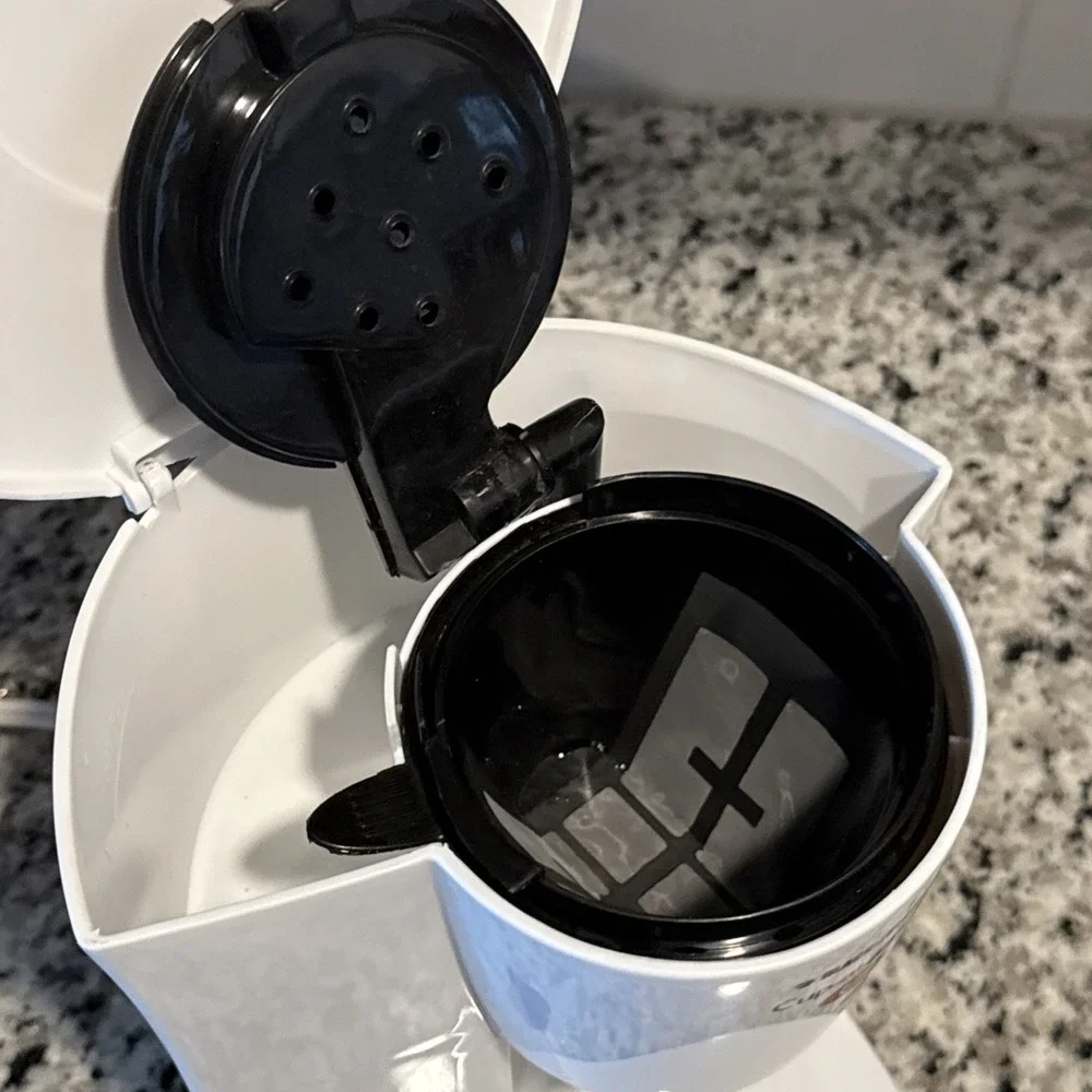 Vintage Black & Decker CUP-at-a-TIME Single Serve Drip Coffee Maker White Travel
